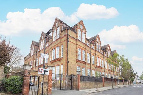 Scholars Place, London N16