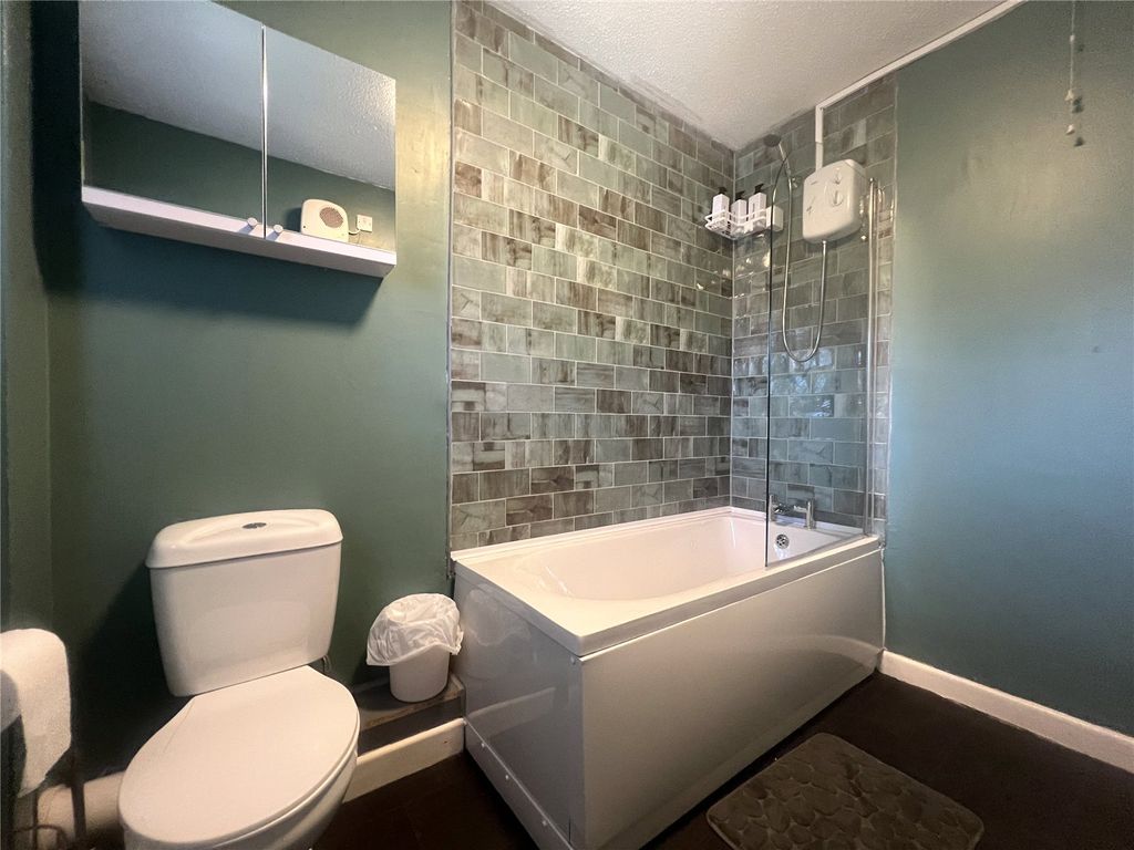 Additional image 8 of 2 bed flat for saleThe Clicketts, Tenby, Pembrokeshire SA70