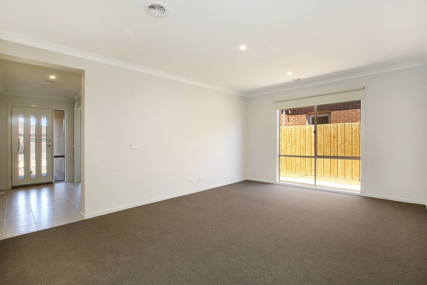 28 Gillespie Dr, Weir Views VIC 3338 photo 4