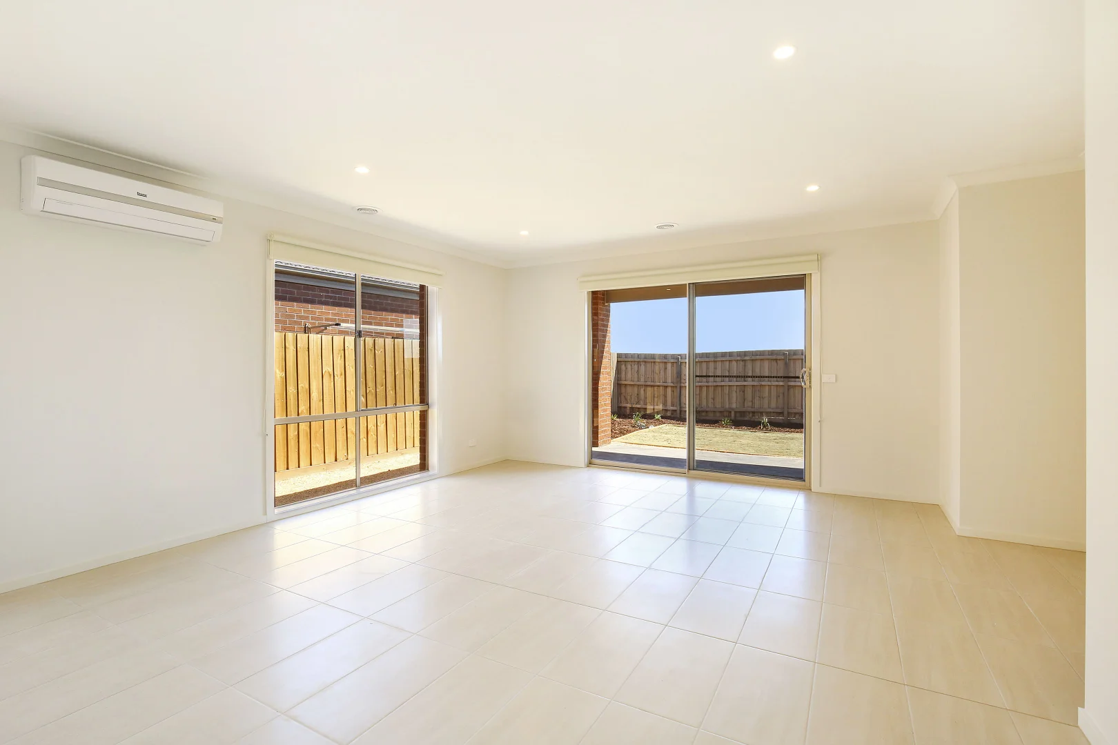 28 Gillespie Dr, Weir Views VIC 3338 photo 5