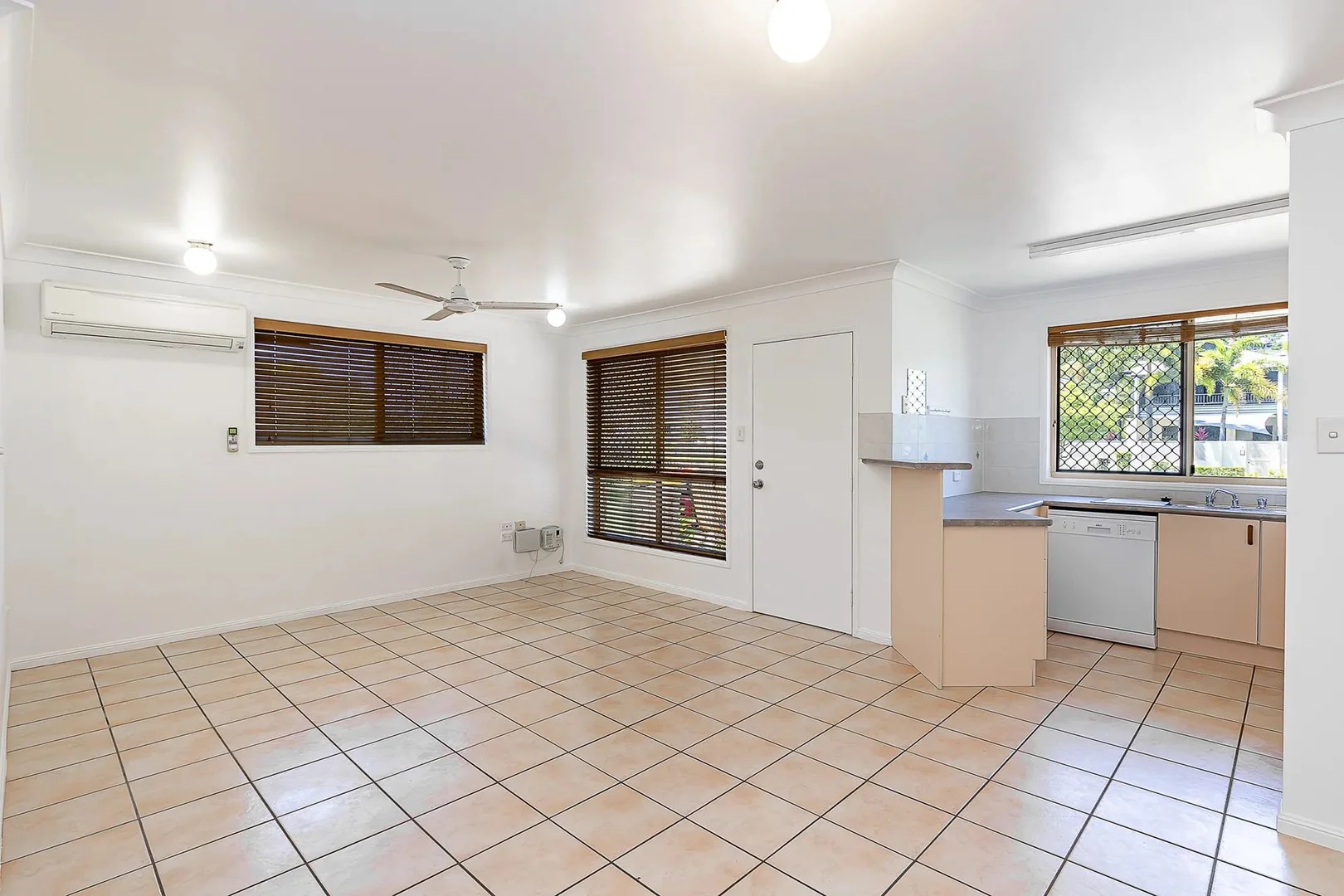 Additional image 3 of 2/75 Cook St, North Ward QLD 4810