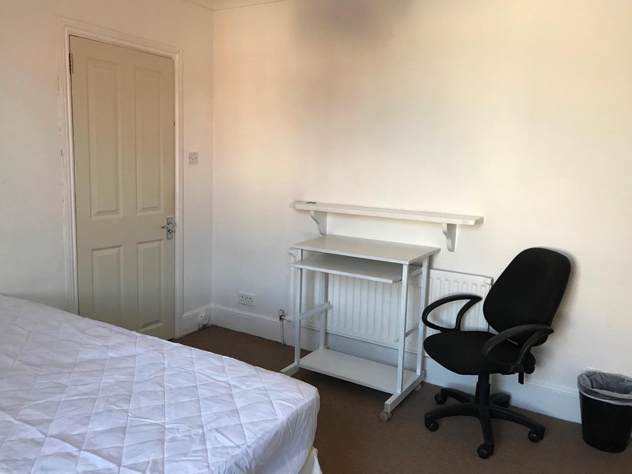 Additional image 13 of Room in a Shared House, Middle Street, SO14, N1 7GU