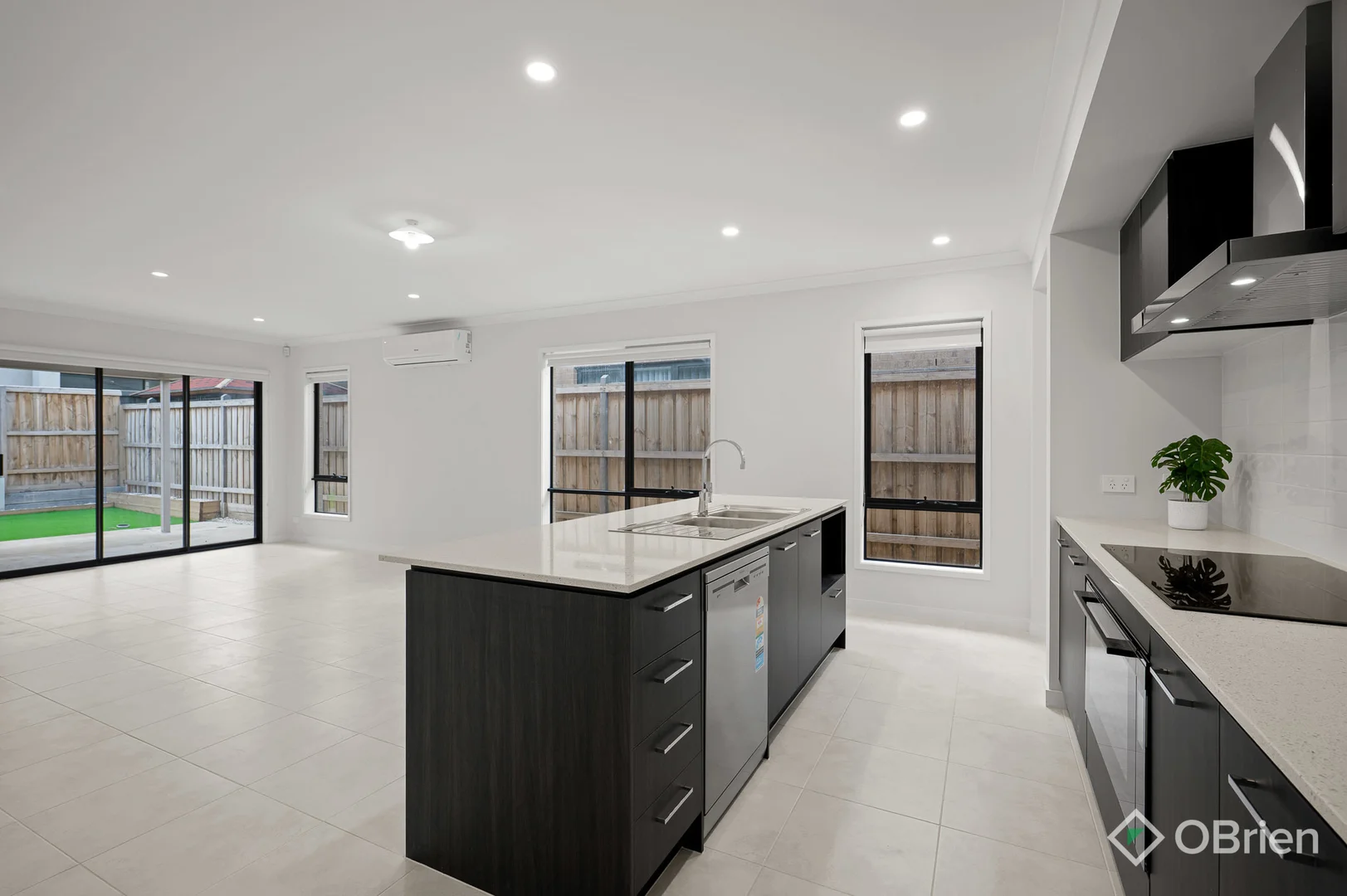 Additional image 2 of 118 Carora Circuit, Clyde North VIC 3978