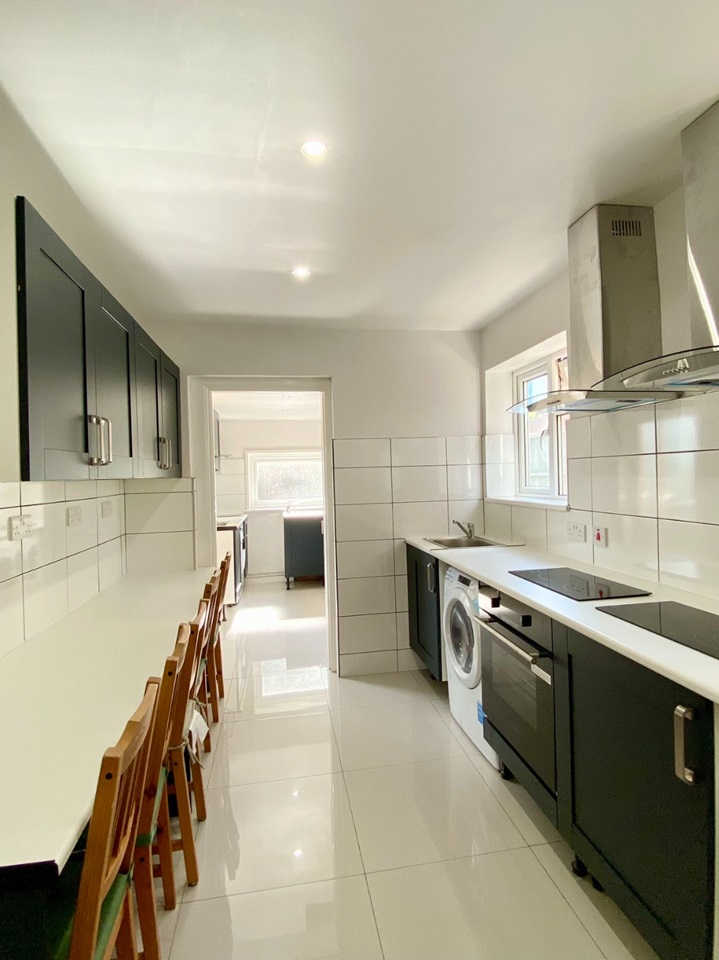 Additional image 14 of 5 Bed Semi-Detached House, Mayfield Road, SO17, N1 7GU