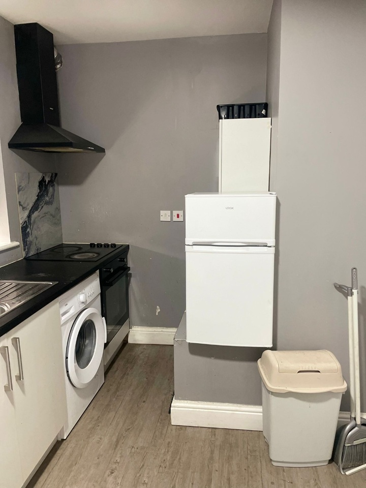 Additional image 5 of Studio Flat, Laud Close, RG1, N1 7GU