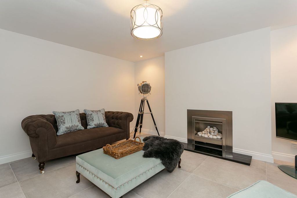 Additional image 12 of 2 bed flat for saleHarlow Moor Drive, Harrogate HG2