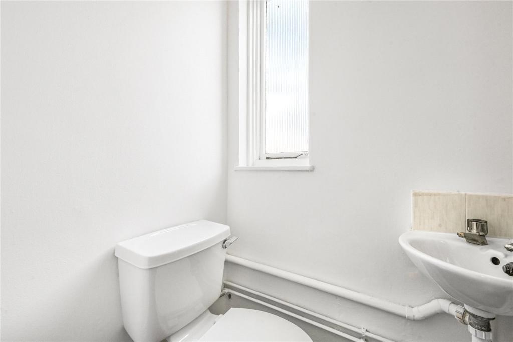 Additional image 11 of 4 Bed Flat, Kingfisher Court, SW11, N1 7GU