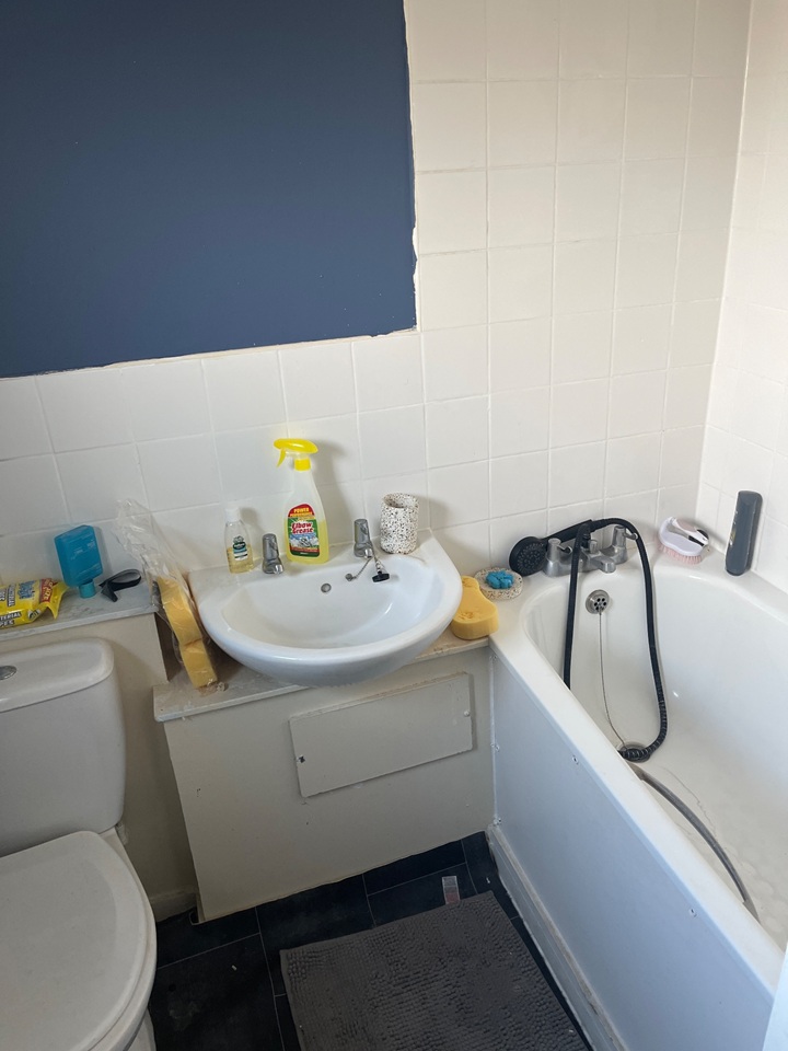 1 Bed Flat, New Place Square, SE16, N1 7GU photo 5