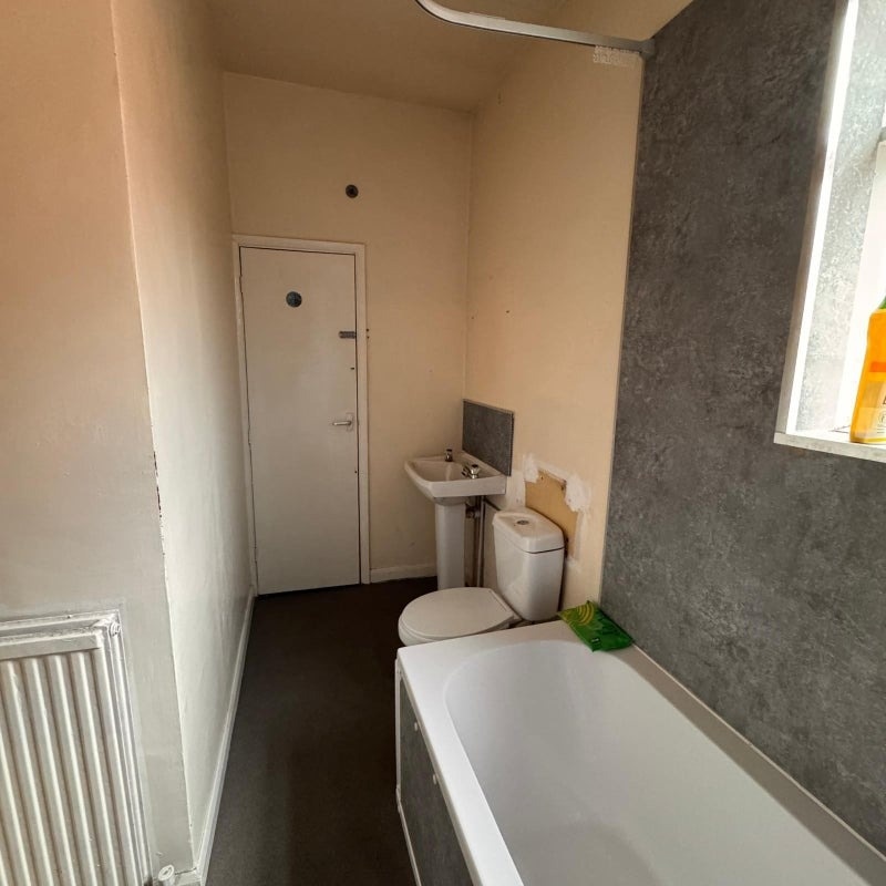 Additional image 2 of 1 Bed Semi-Detached House, Glenfield Road, LE3, N1 7GU