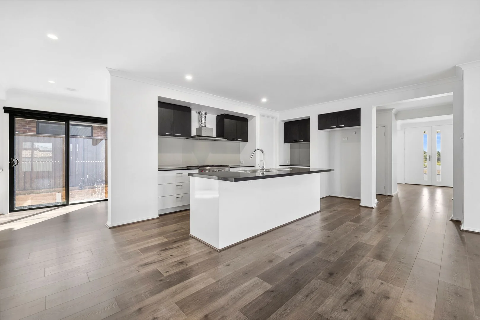 4 Mcleod Crescent, Lucas VIC 3350 photo 2