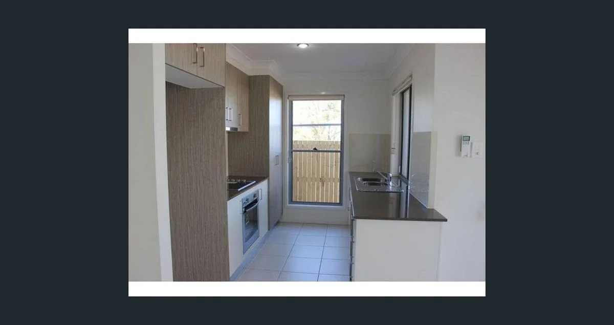 2/8 Parkview Drive, Glenvale QLD 4350 photo 4