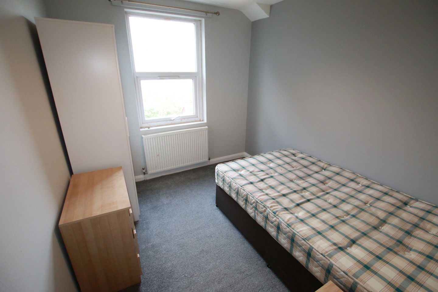 Additional image 10 of 6 Bed Terraced House, Grange Avenue, RG6, N1 7GU