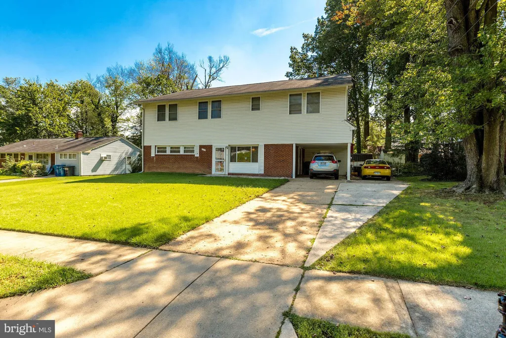 7411 Hogarth Street, Springfield, VA 22151