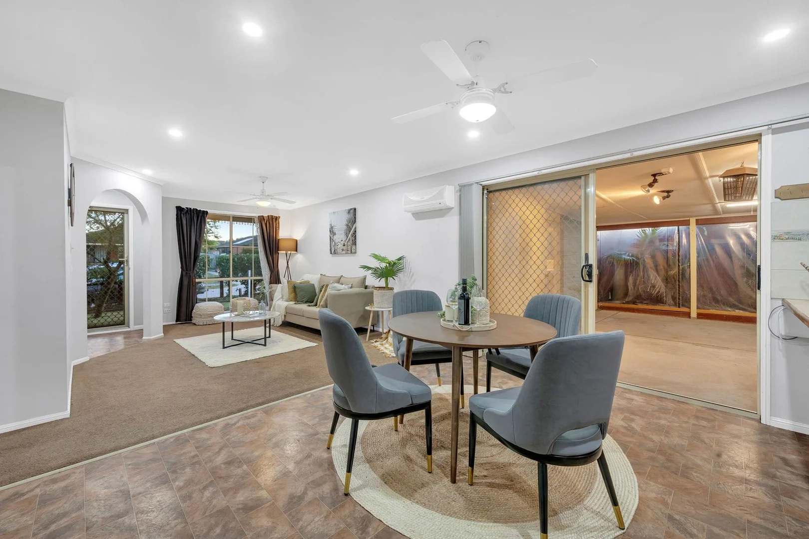 5 Kismet Close, Cranbourne West VIC 3977 photo 5