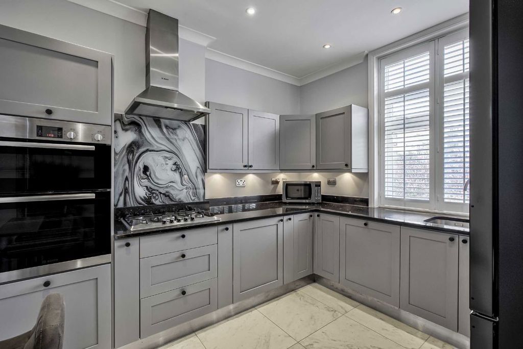 Additional image 3 of 3 bed flat for saleKings Road, Richmond TW10