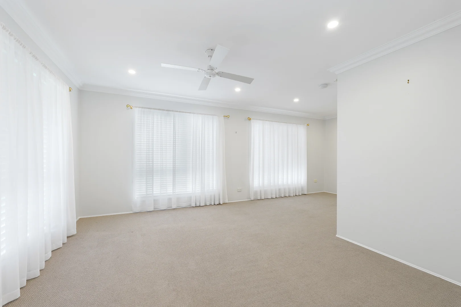 Additional image 3 of 20 Poinciana Avenue, Victoria Point QLD 4165