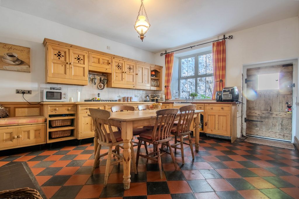 Additional image 6 of 5 bed villa for saleHigh Street, Pontyclun CF72