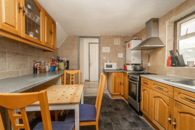 Room in a Shared House, Studley Rd, SW4, N1 7GU photo 4