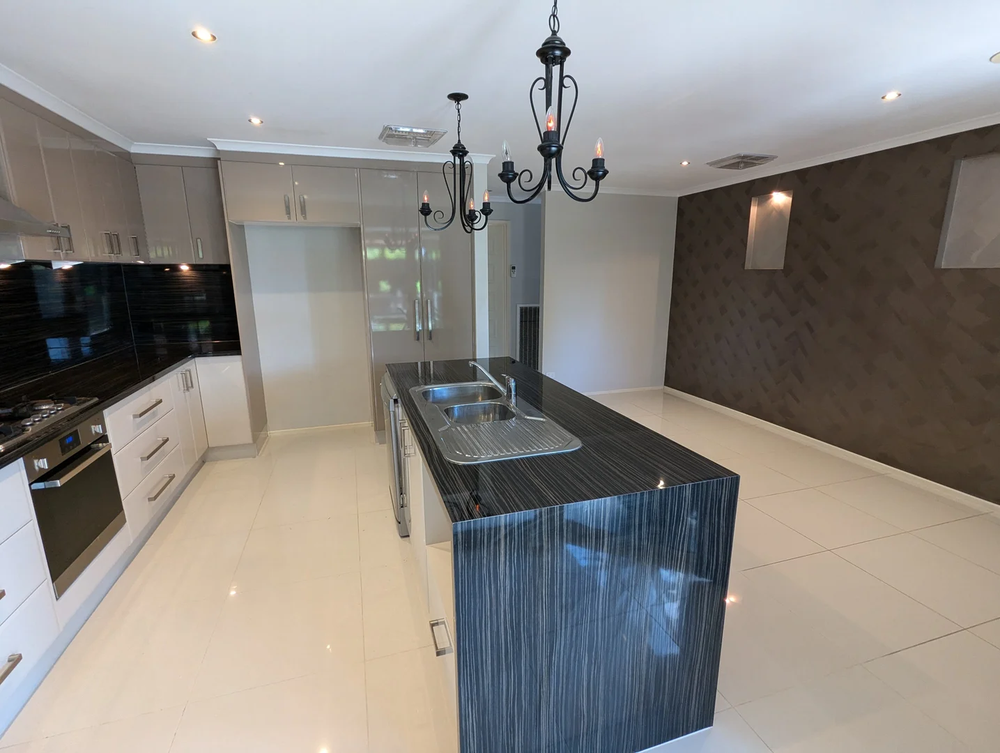 Additional image 4 of 8 McCulloch Crescent, Wodonga VIC 3690