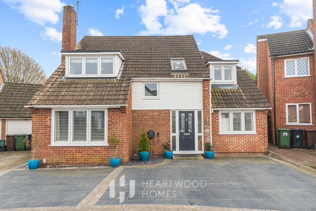 Carisbrooke Road, St. Albans, AL2 3HR