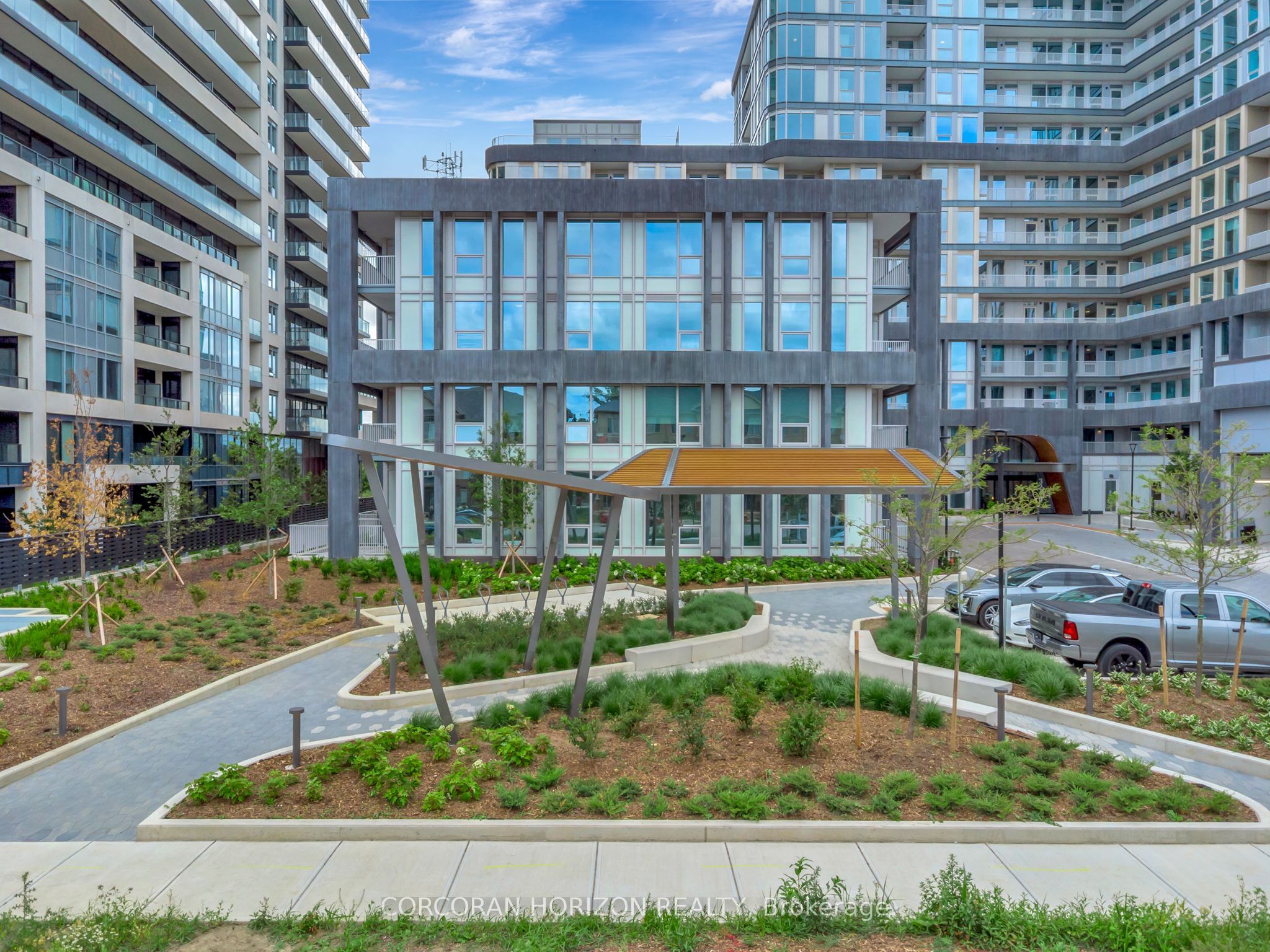 121-3240 William Coltson Avenue, Oakville, ON, L6H 8C8
