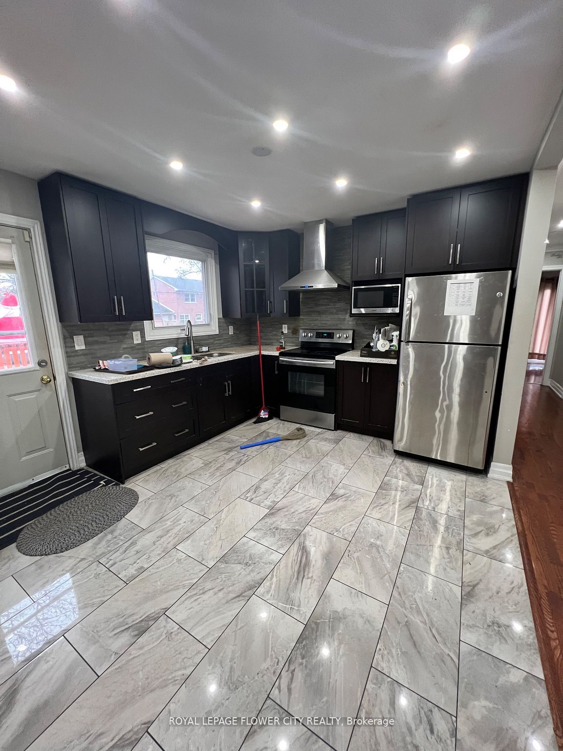 Additional image 4 of (Main Floor)-157 Elliott Street, Brampton, ON, L6Y 1W7