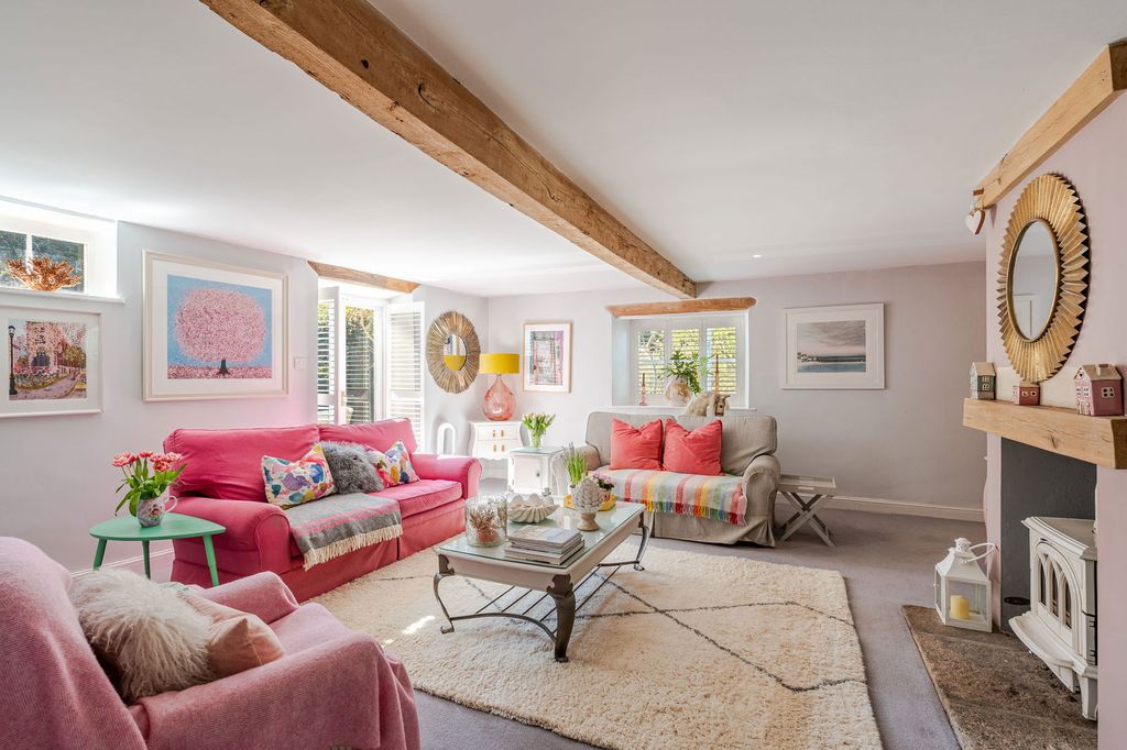 4 bed barn conversion for saleLowden Hill, Chippenham SN15 photo 5