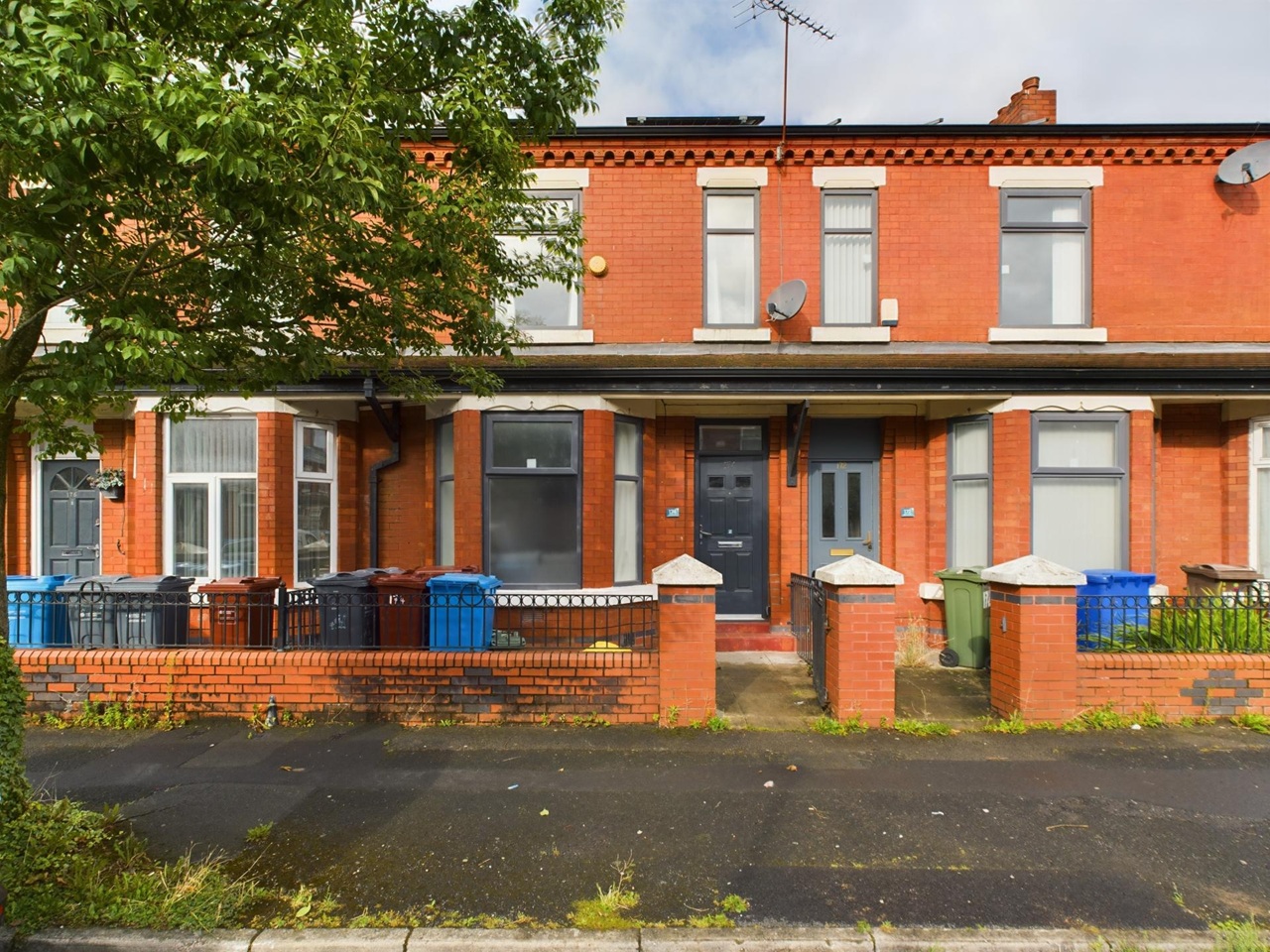 Room in a Shared House, Acomb St, M14, N1 7GU photo 2