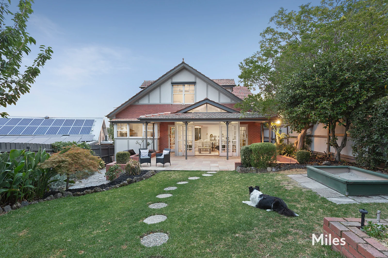 2 Scotts Parade, Ivanhoe VIC 3079