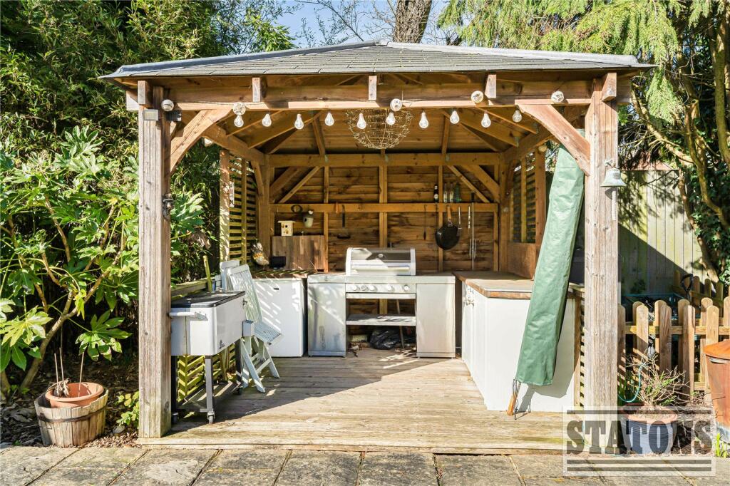 Additional image 34 of Upland Drive, Brookmans Park, Hatfield, Hertfordshire, AL9
