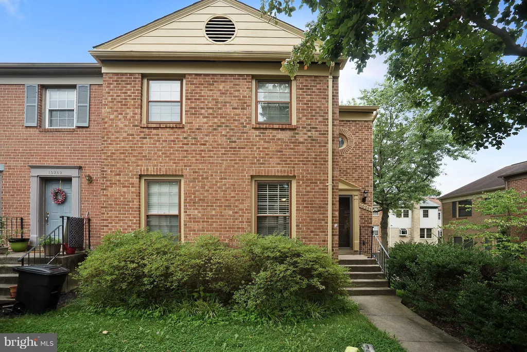 10291 Friendship Court, Fairfax, VA 22032
