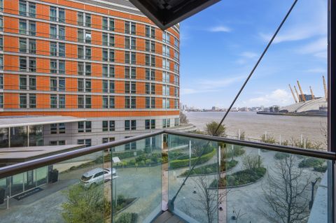New Providence Wharf, Canary Wharf E14