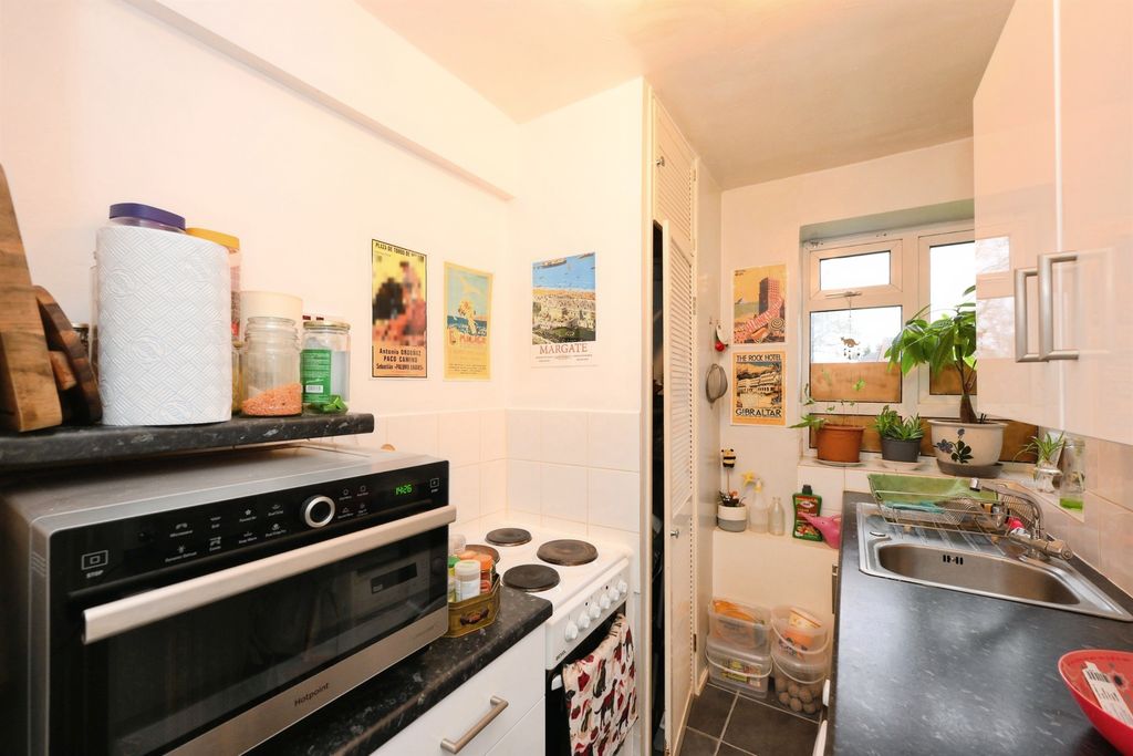 Additional image 7 of 1 bed flat for saleTudor Way, Hertford SG14