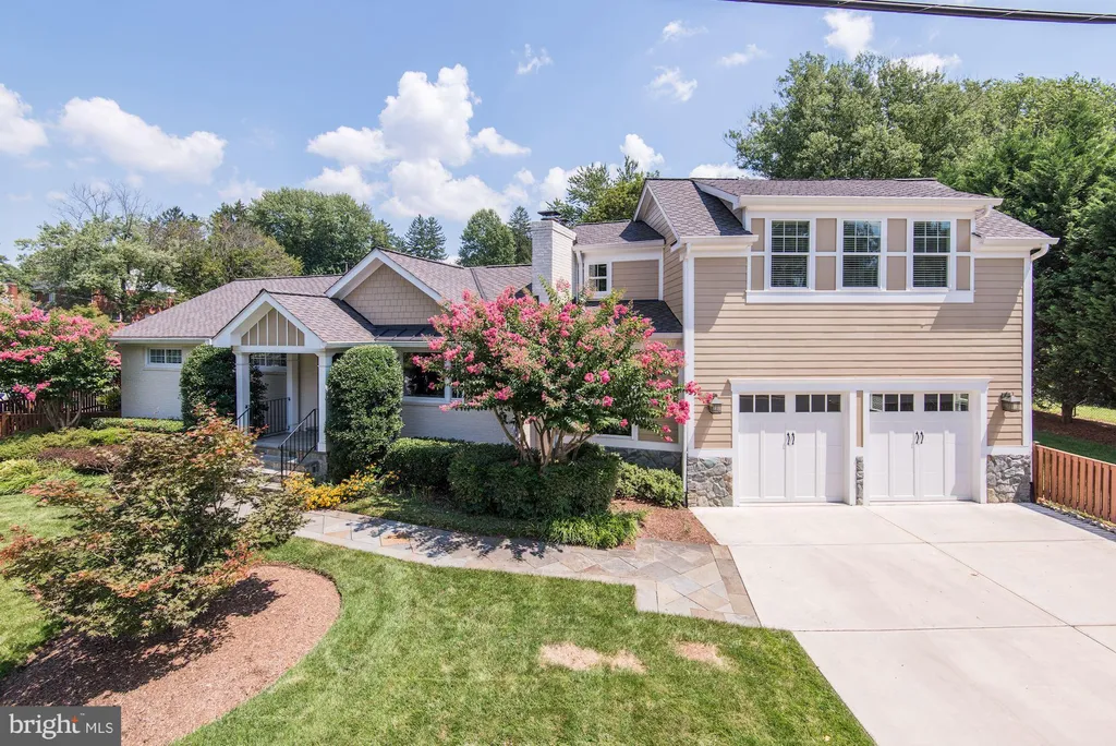 5602 33rd Street N, Arlington, VA 22207