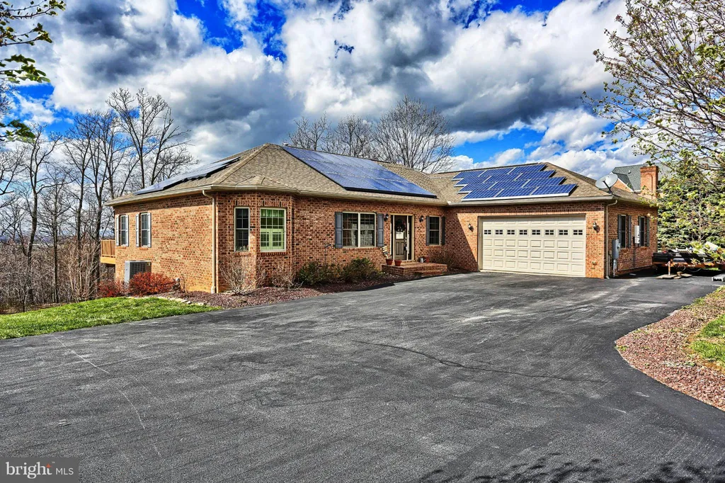 11340 Crystal Falls Drive, Smithsburg, MD 21783