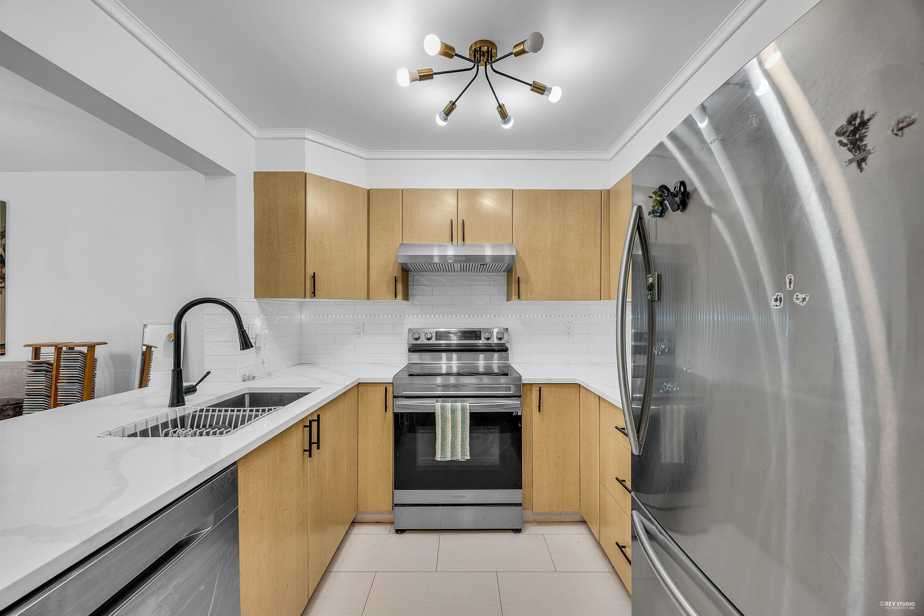 Additional image 3 of 310-15220 Guildford Drive, Surrey, BC, V3R 0Y6