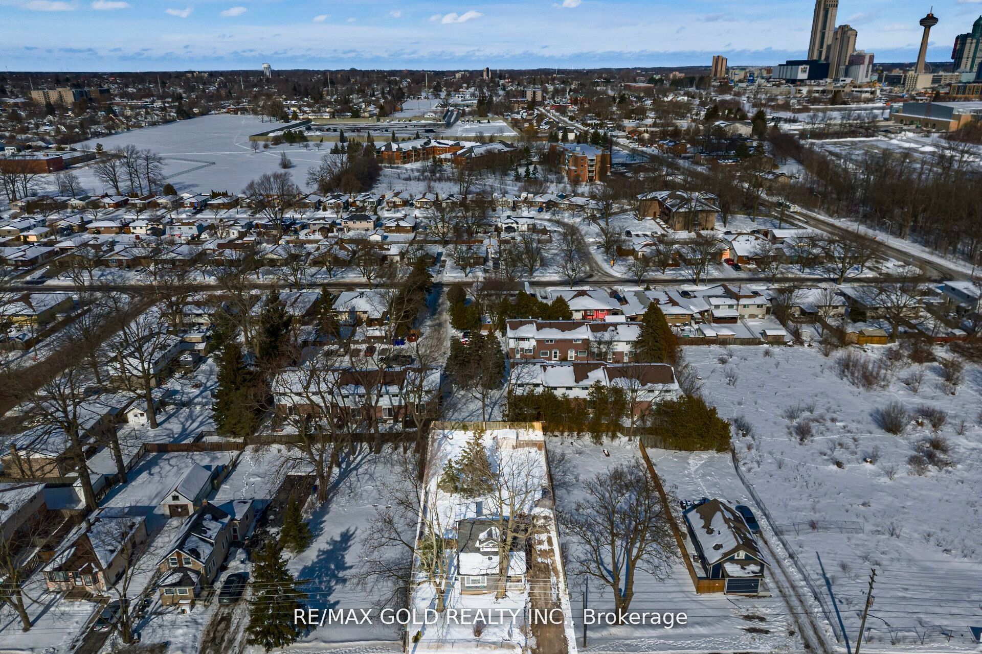 5853 Mcleod Road, Niagara Falls, ON, L2G 3E5 photo 2