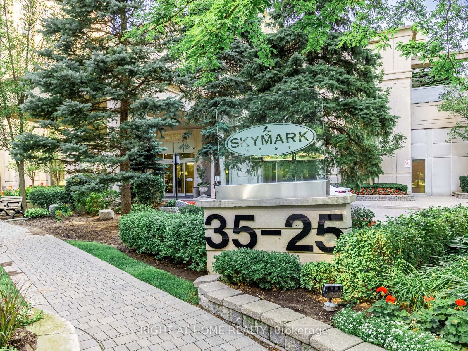 Additional image 2 of 505-35 Kingsbridge Garden Circle, Mississauga, ON, L5R 3Z5
