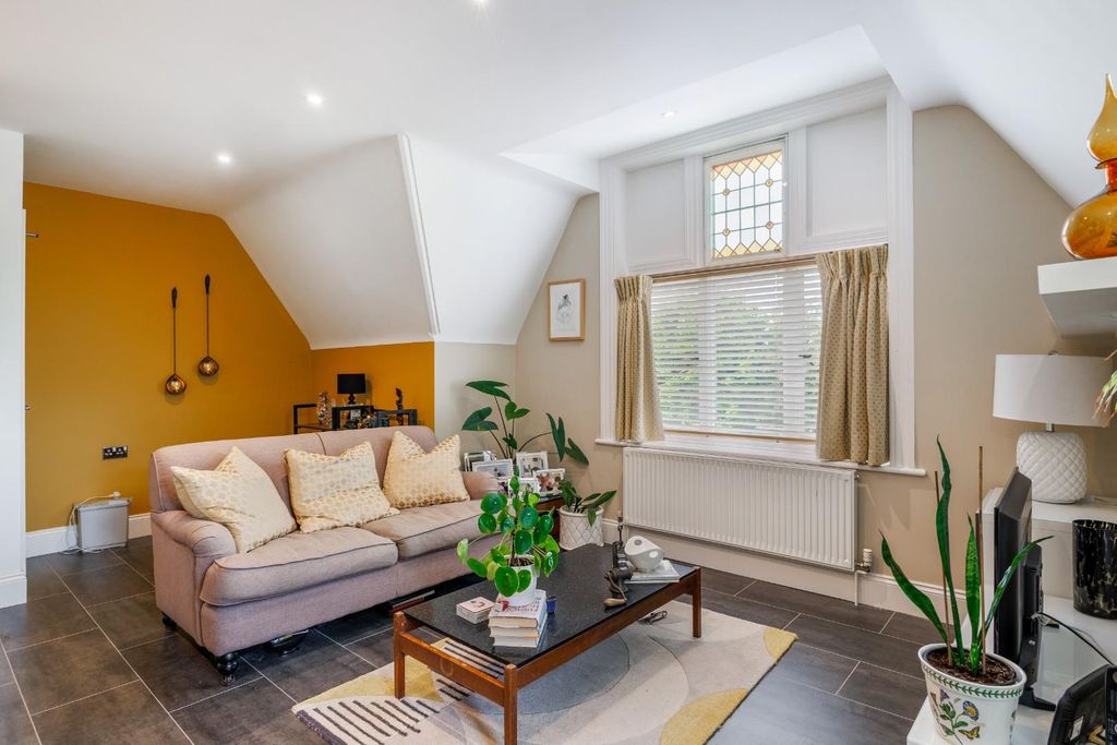 Additional image 2 of 2 bed flat for saleHughendon Manor, Petersfinger, Salisbury SP5