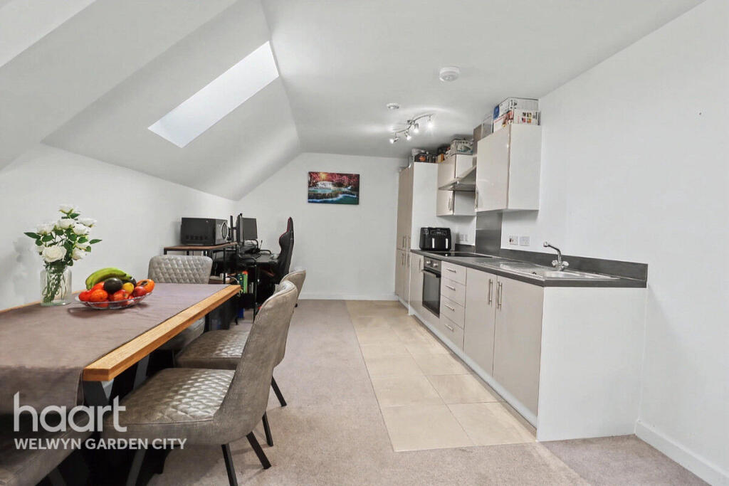 William Close, WELWYN GARDEN CITY photo 4