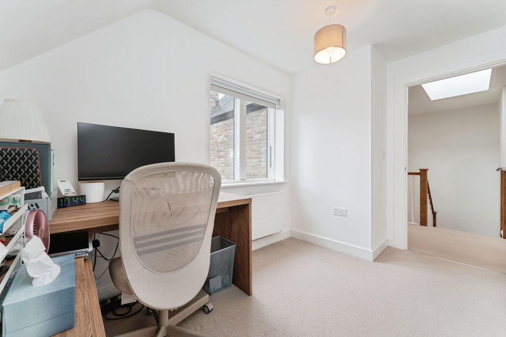 Additional image 18 of 4 bed semi-detached house for saleTurvill Place, Cambridge CB4