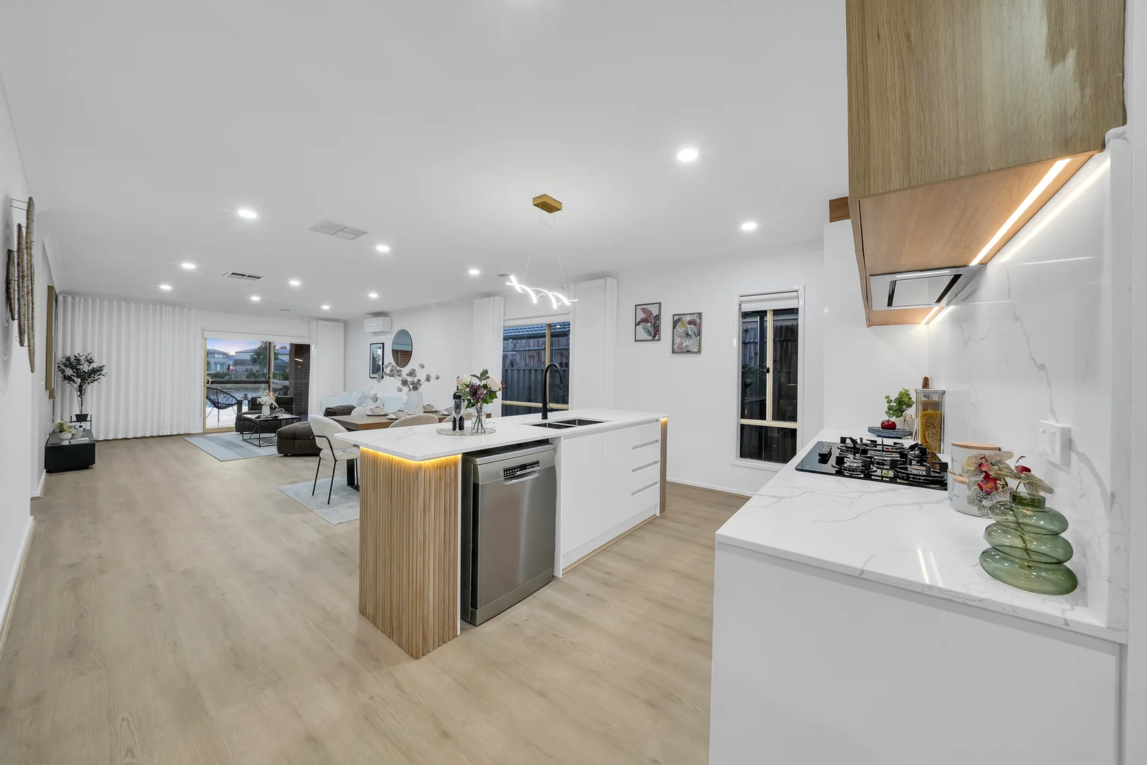Additional image 8 of 216 Sanctuary Lakes South Boulevard, Sanctuary Lakes VIC 3030