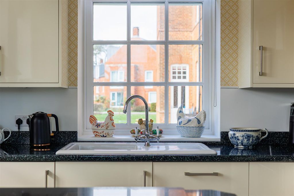 Additional image 9 of 2 bed flat for saleGatcombe, Nr Newport, Isle Of Wight PO30