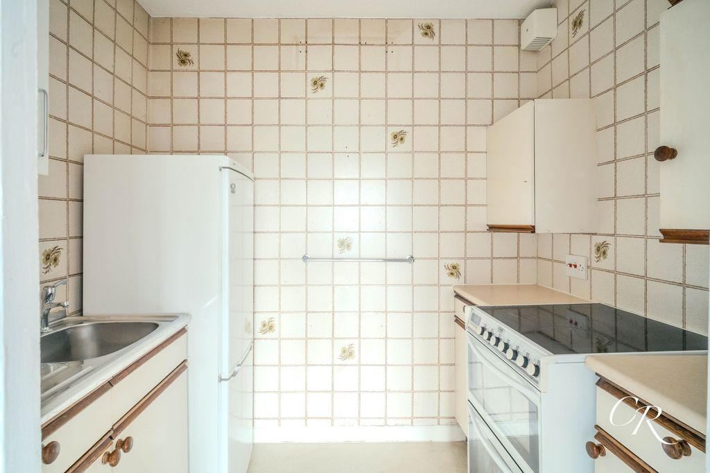 Additional image 3 of 1 bed property for saleChristchurch Road, Cheltenham GL50
