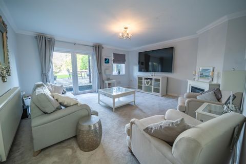 Woollacott Mews, Newton, Swansea SA3