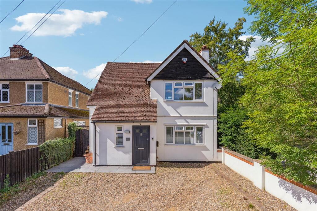 St. Albans Road, Sandridge, AL4