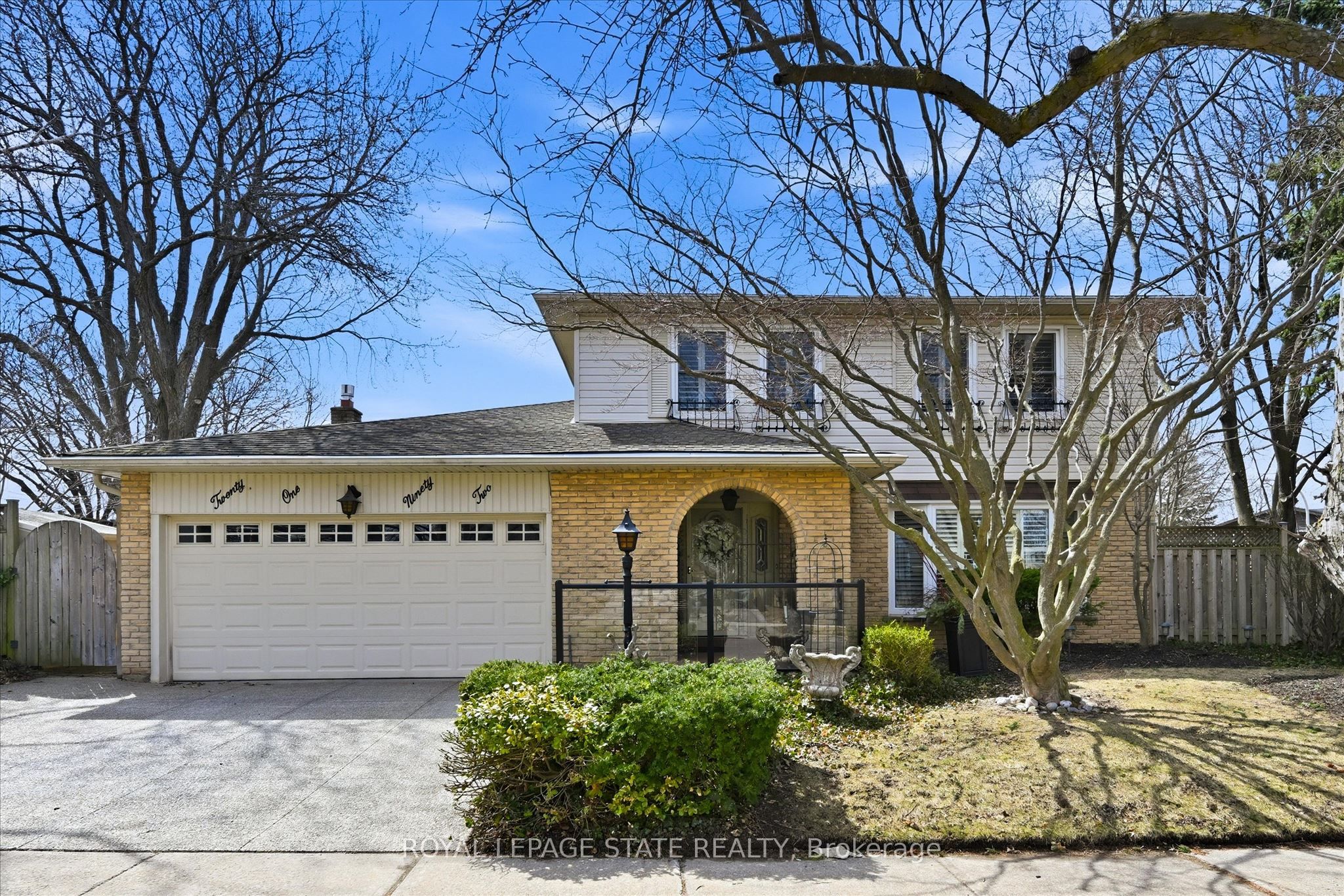 2192 Ireland Drive, Burlington, ON, L7P 3G1