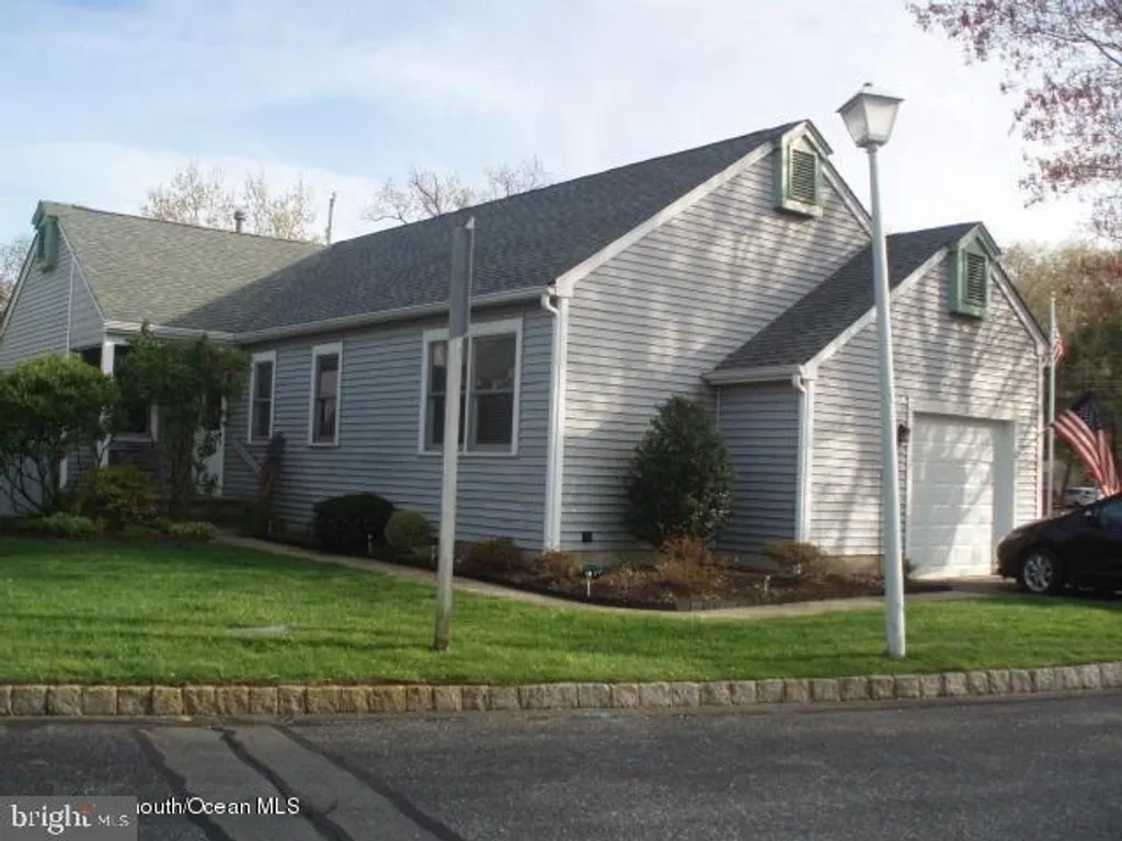2 Turnberry Circle Unit 111A, Toms River, NJ 08753