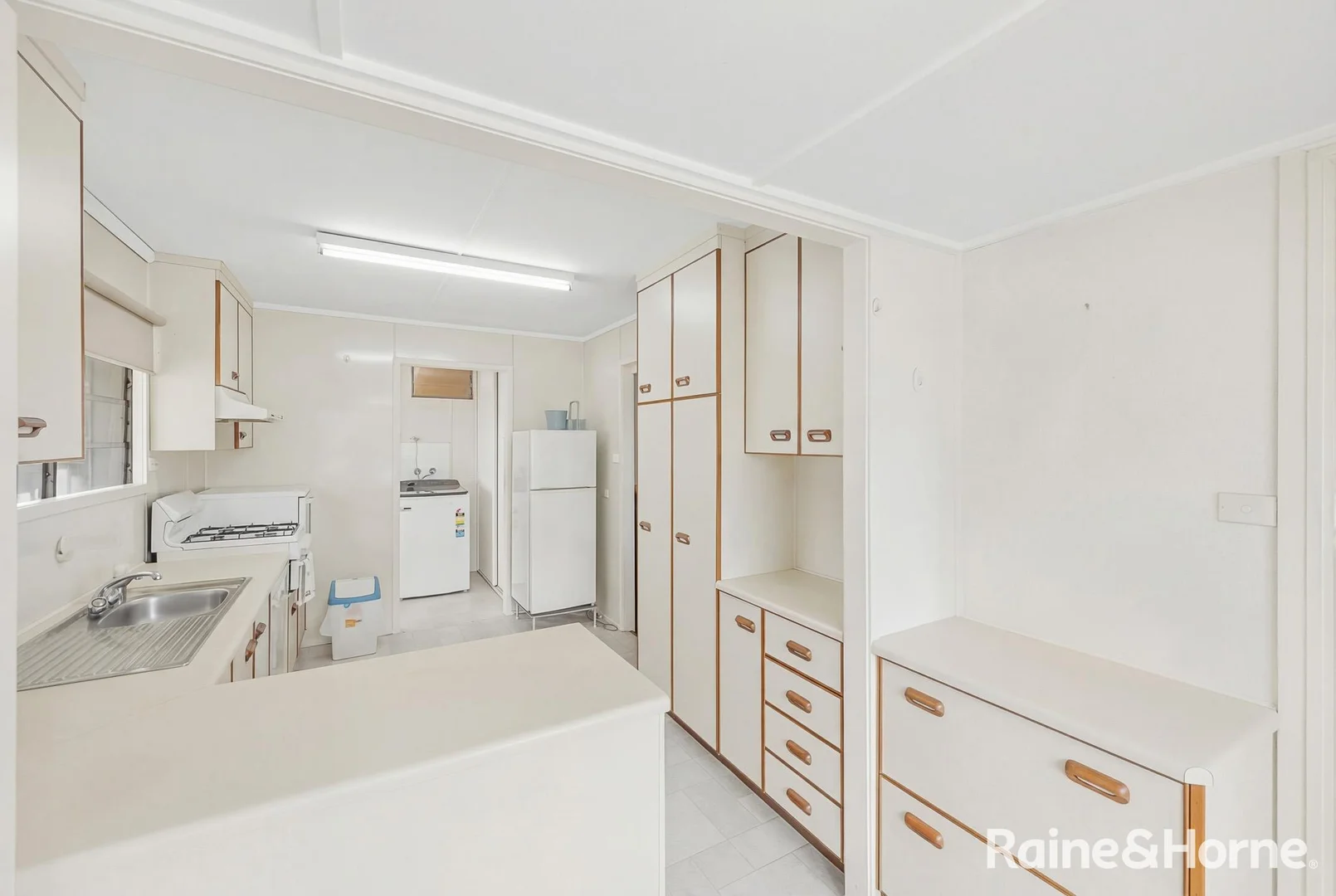 Additional image 4 of 27 Hunter Street, West Gladstone QLD 4680