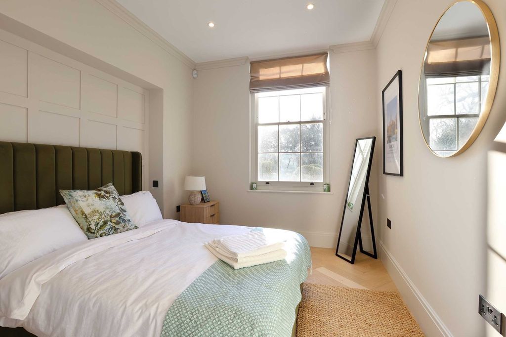 Additional image 6 of 3 bed flat for saleWesthorpe Park, Marlow, Buckinghamshire SL7